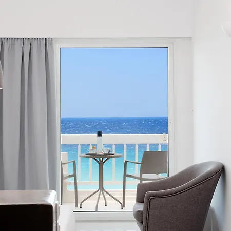 Tinos Beach Hotel מלון Tínos