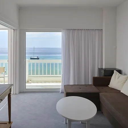 Tinos Beach Hotel מלון 4*