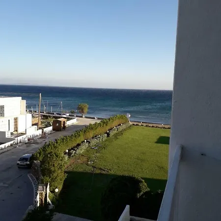 Tinos Beach Hotel מלון Tínos
